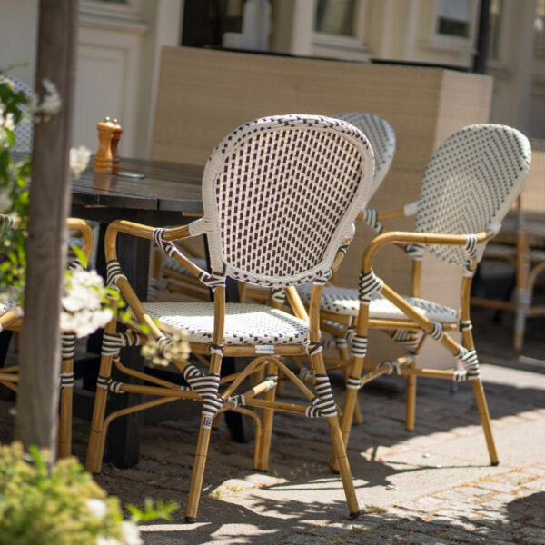 Magda - Caféstol m. armlæn - Flet-