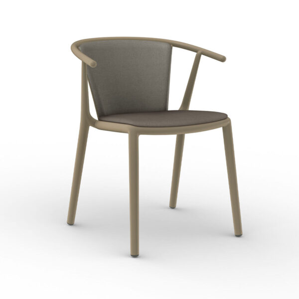 Stålplaststol med armlener og polstring - Sand-taupe